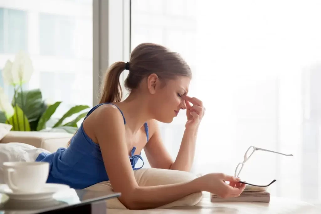 Blog woman suffering with itchy eyes due to sulfa allergies